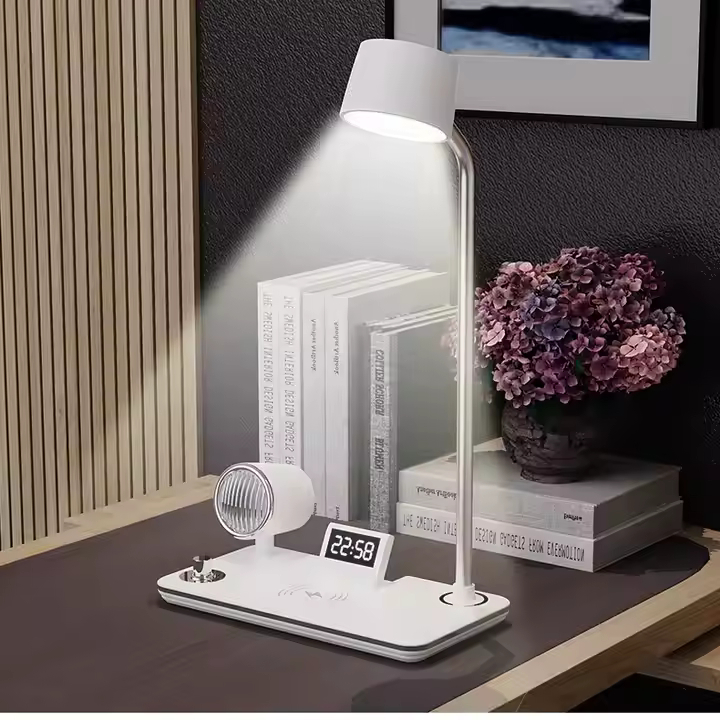 4 σε 1 Επιτραπέζια Λάμπα LED με Ηχείο Bluetooth, Ασύρματο Φορτιστή 15W & Ρολόι 4 σε 1 Επιτραπέζια Λάμπα LED με Ηχείο Bluetooth, Ασύρματο Φορτιστή 15W & Ρολόι