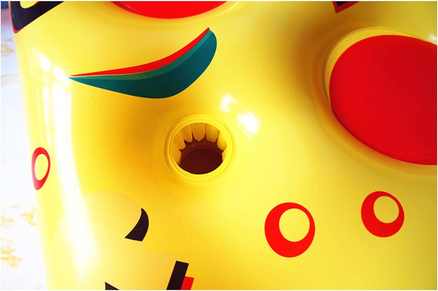 Φουσκωτό Στρώμα Θαλάσσης σε Σχήμα Πίτσα με Εσοχές για Ποτήρια - 183x120εκ Φουσκωτό Στρώμα Θαλάσσης σε Σχήμα Πίτσα με Εσοχές για Ποτήρια - 183x120εκ