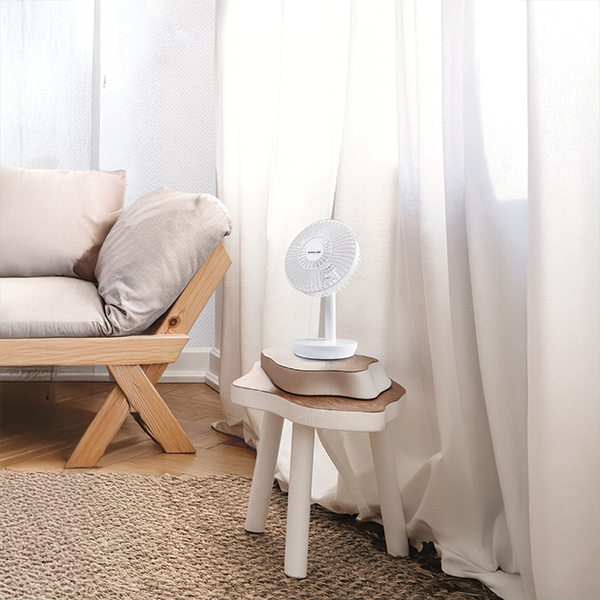 Επαναφορτιζόμενο Επιτραπέζιο Ανεμιστηράκι με 4 Ταχύτητες - 18cm, Λευκό Hoomei Επαναφορτιζόμενο Επιτραπέζιο Ανεμιστηράκι με 4 Ταχύτητες - 18cm, Λευκό Hoomei