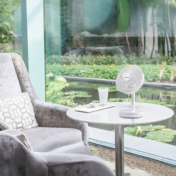 Επαναφορτιζόμενο Επιτραπέζιο Ανεμιστηράκι με 4 Ταχύτητες - 18cm, Λευκό Hoomei Επαναφορτιζόμενο Επιτραπέζιο Ανεμιστηράκι με 4 Ταχύτητες - 18cm, Λευκό Hoomei