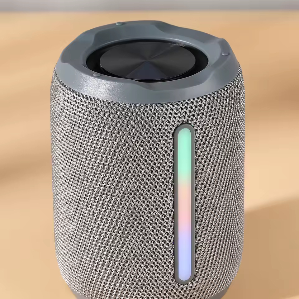 Mini Φορητό Ασύρματο Ηχείο Bluetooth με Θύρες USB, Type-C, AUX & TF  Mini Φορητό Ασύρματο Ηχείο Bluetooth με Θύρες USB, Type-C, AUX & TF