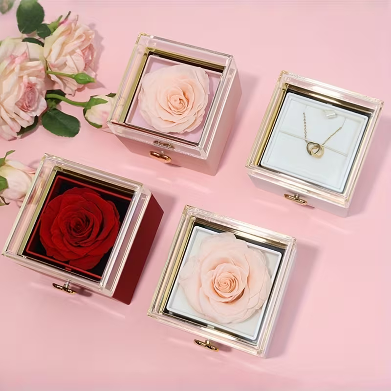 Πολυτελές Κουτί Δώρου με Τριαντάφυλλο και Περιστρεφόμενη Θέση για Κόσμημα Πολυτελές Κουτί Δώρου με Τριαντάφυλλο και Περιστρεφόμενη Θέση για Κόσμημα