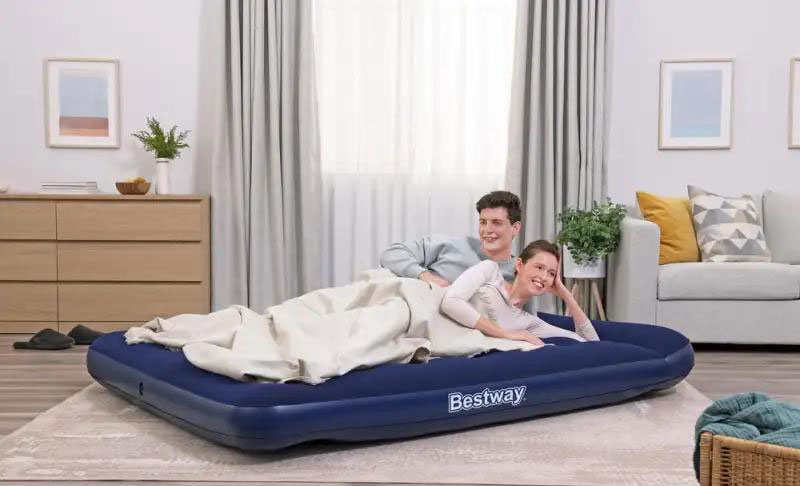 Φουσκωτό Διπλό Στρώμα Ύπνου BESTWAY με Ενσωματωμένη Τρόμπα και Προσκέφαλο 203x152x28cm Φουσκωτό Διπλό Στρώμα Ύπνου BESTWAY με Ενσωματωμένη Τρόμπα και Προσκέφαλο 203x152x28cm