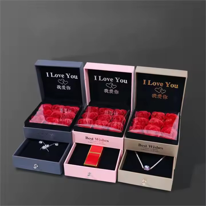 Κουτί Δώρου - Μπιζουτιέρα με Κόκκινα Τριαντάφυλλα 9 x 12 cm Κουτί Δώρου - Μπιζουτιέρα με Κόκκινα Τριαντάφυλλα 9 x 12 cm