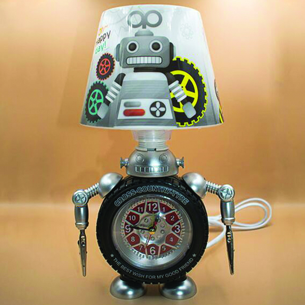 Παιδικό Επιτραπέζιο Φωτιστικό – Πορτατίφ με Ρολόι, Γατζάκια και Θερμό Λευκό Φωτισμό σε Σχέδιο Ρομπότ Παιδικό Επιτραπέζιο Φωτιστικό – Πορτατίφ με Ρολόι, Γατζάκια και Θερμό Λευκό Φωτισμό σε Σχέδιο Ρομπότ