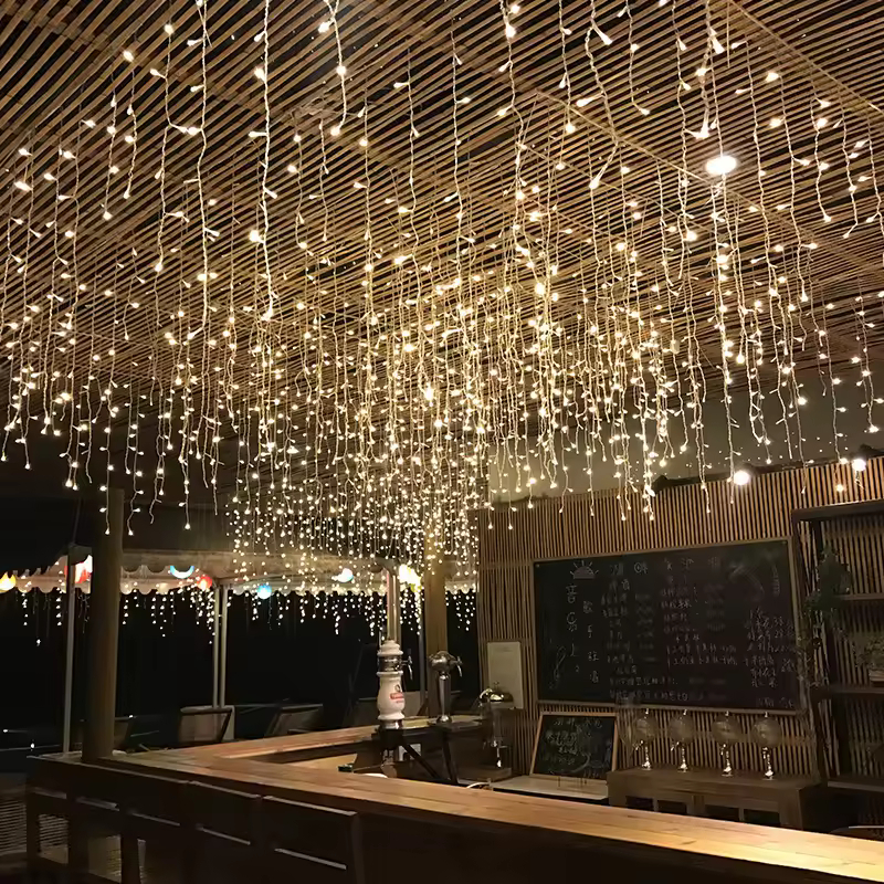 Χριστουγεννιάτικα Λαμπάκια Βροχή 300LED Θερμού Λευκού Φωτισμού - 4,4m Χριστουγεννιάτικα Λαμπάκια Βροχή 300LED Θερμού Λευκού Φωτισμού - 4,4m